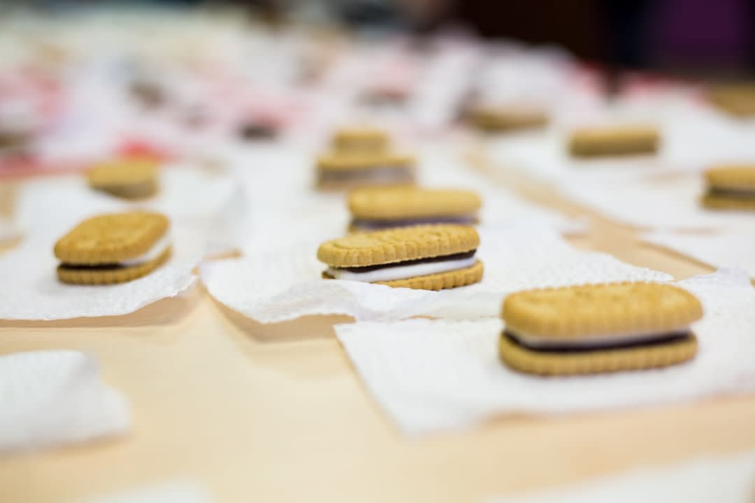 What Are Sandwich Cookies