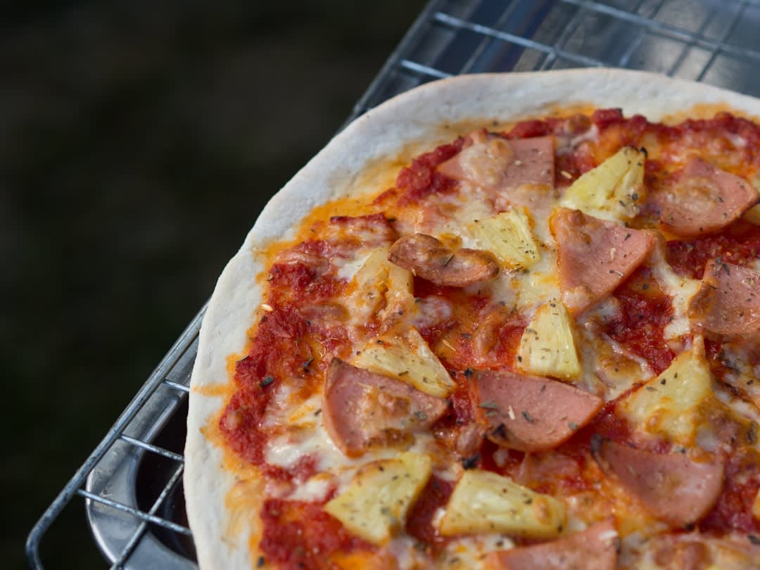 What Meat Is In Hawaiian Pizza